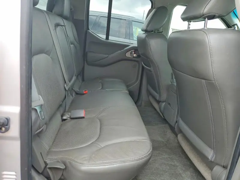 2013 NISSAN FRONTIER S  