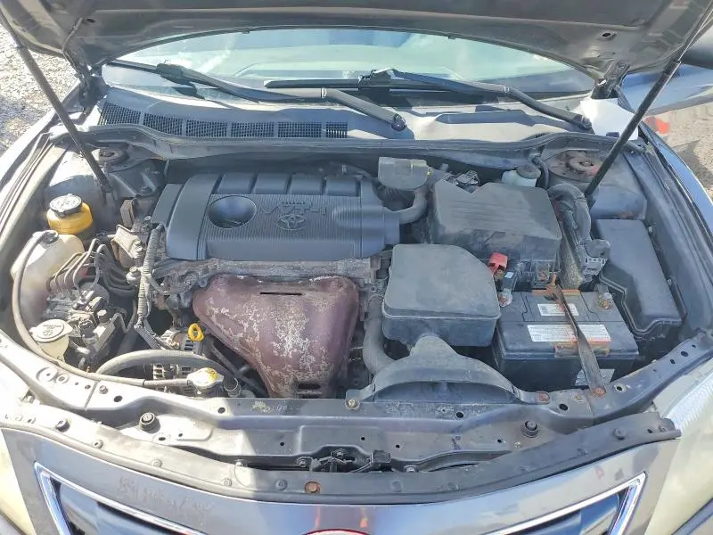 2011 TOYOTA CAMRY LE  
