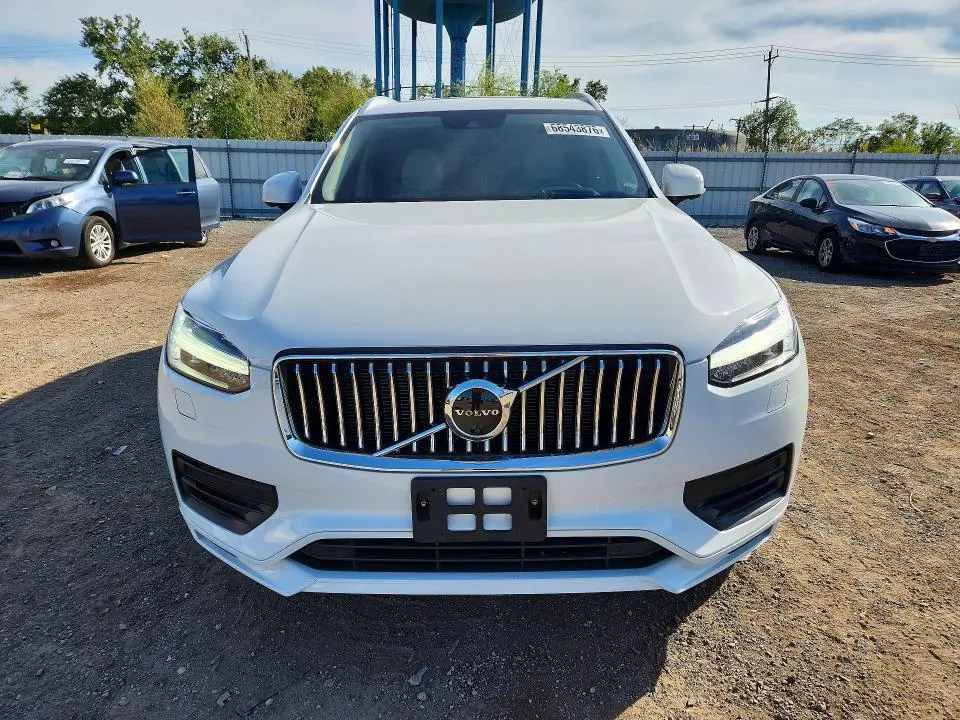 2020 VOLVO XC90 T6 MOMENTUM  