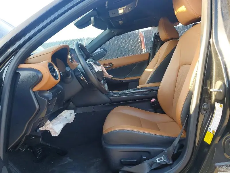 2021 LEXUS IS 300  