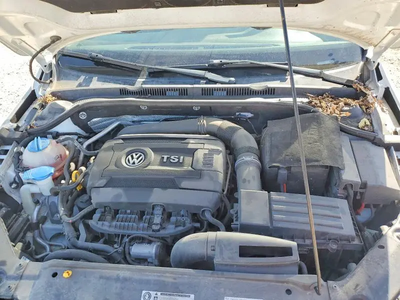 2015 VOLKSWAGEN JETTA SE  
