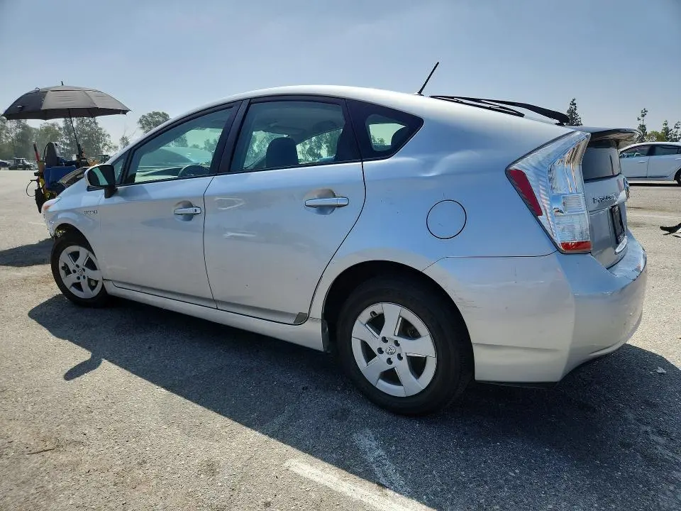 2011 TOYOTA PRIUS THREE  