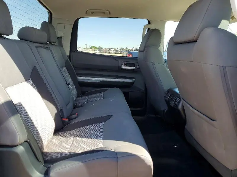 2018 TOYOTA TUNDRA CREWMAX SR5  