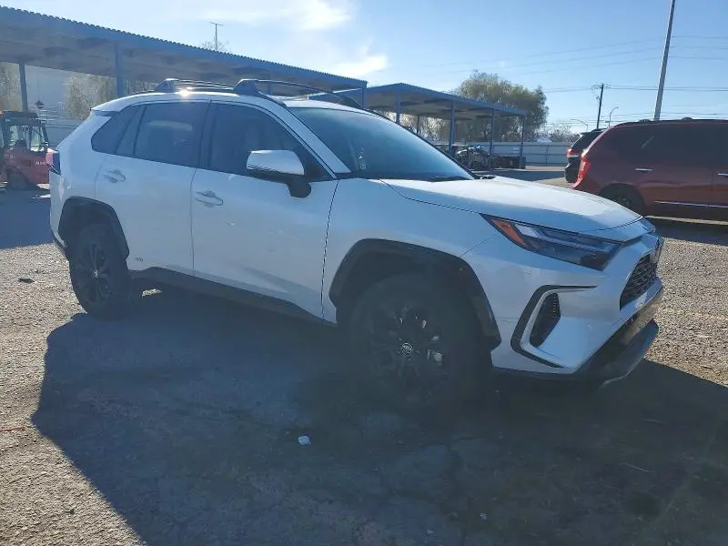 2024 TOYOTA RAV4 SE  