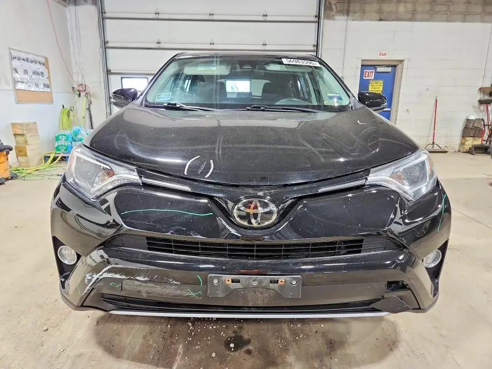 2018 TOYOTA RAV4 XLE  
