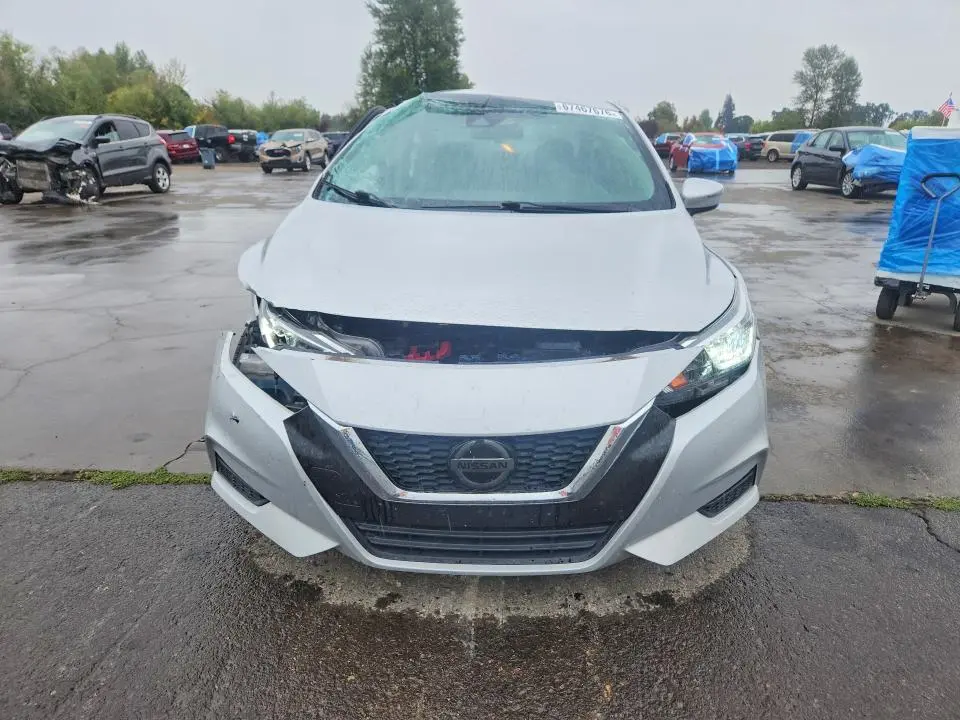 2021 NISSAN VERSA SV  