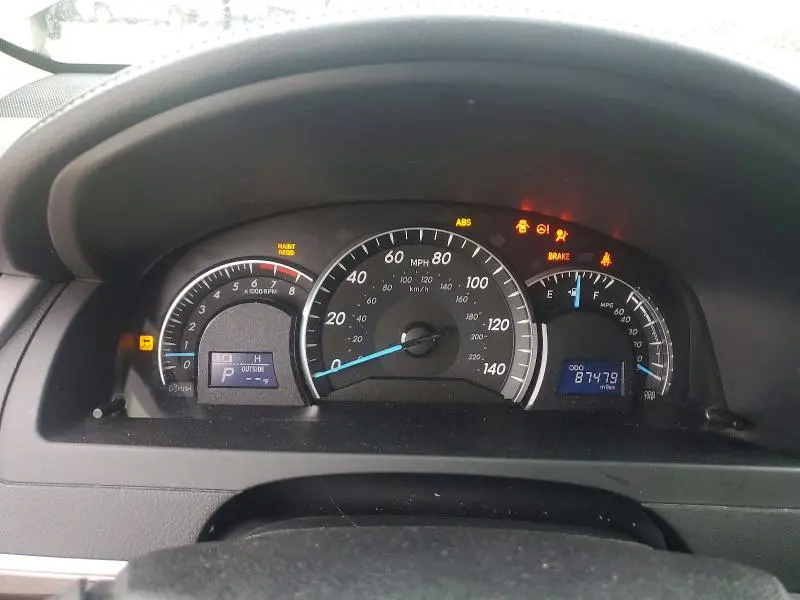 2013 TOYOTA CAMRY XLE  