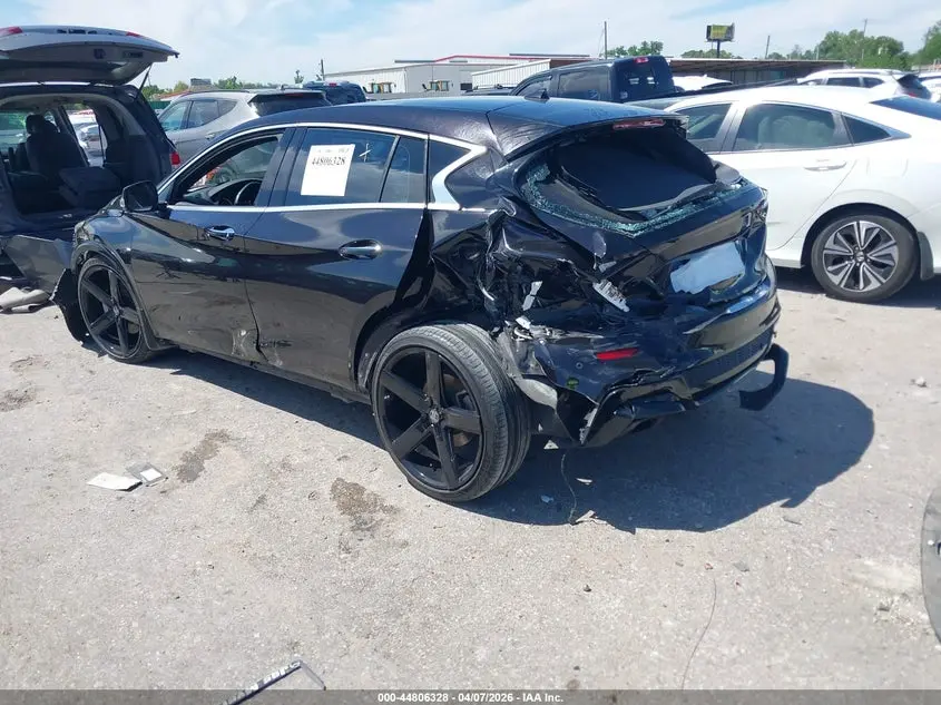 2017 INFINITI QX30 SPORT