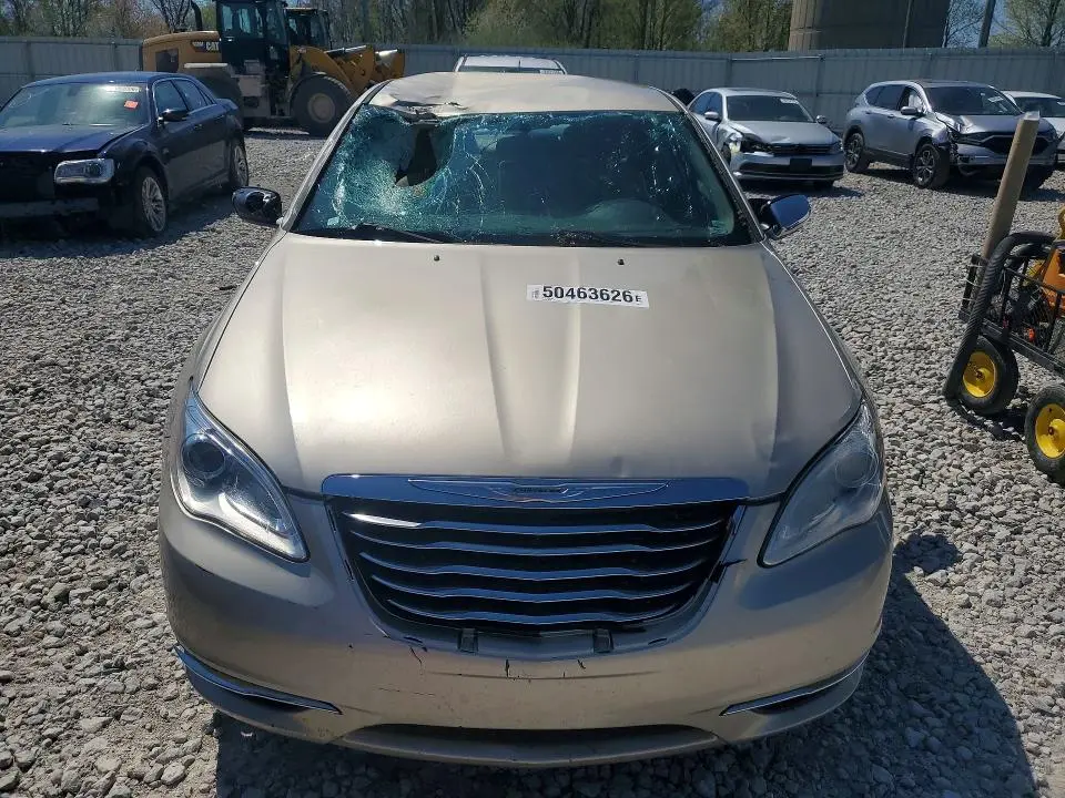 2013 CHRYSLER 200 LX  