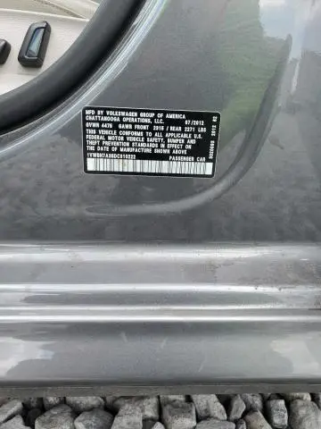 2013 VOLKSWAGEN PASSAT SE  