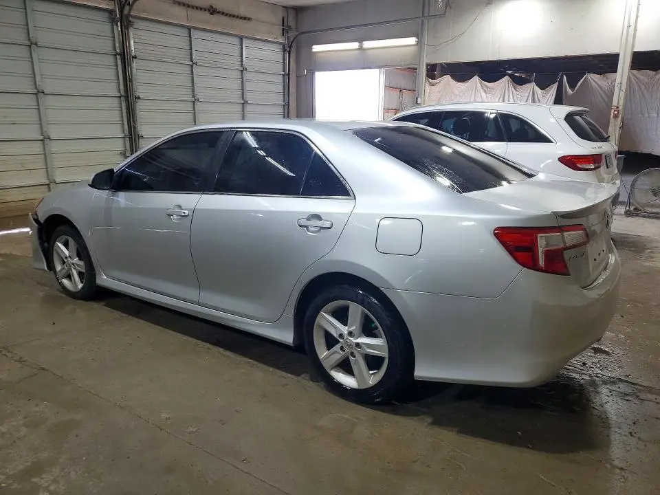 2014 TOYOTA CAMRY SE  