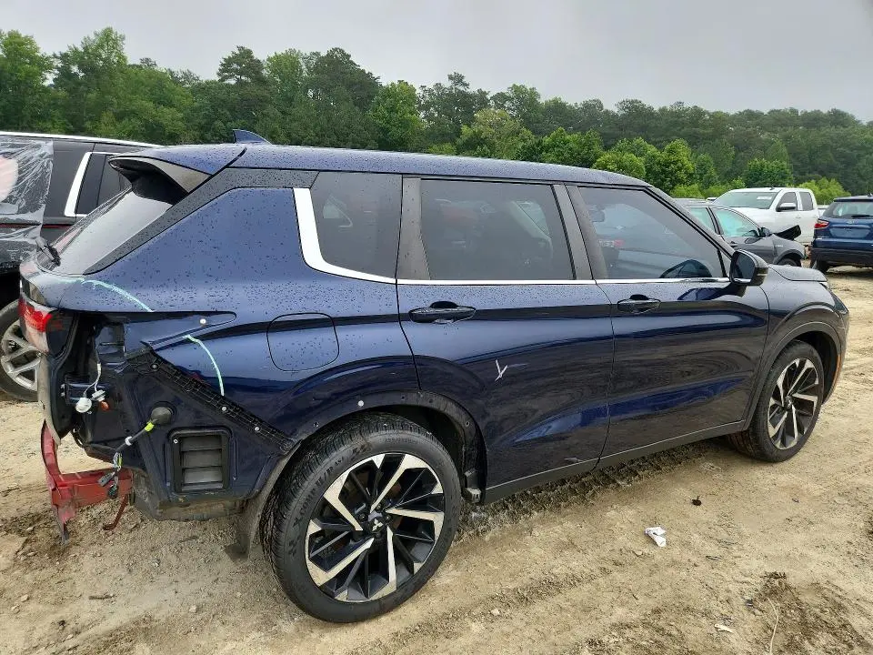 2022 MITSUBISHI OUTLANDER SE  