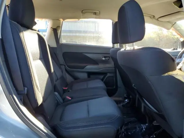 2019 MITSUBISHI OUTLANDER ES  