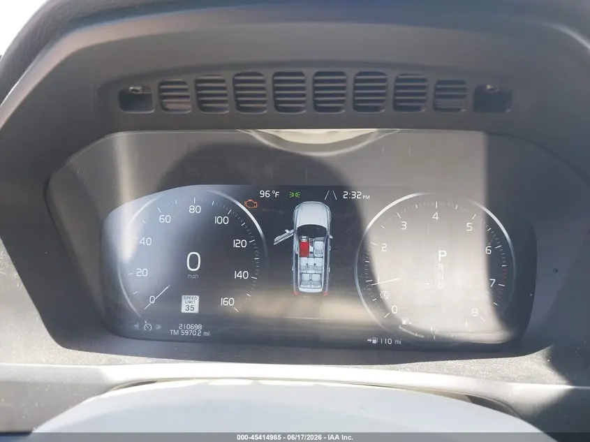 2016 VOLVO XC90 T6 MOMENTUM