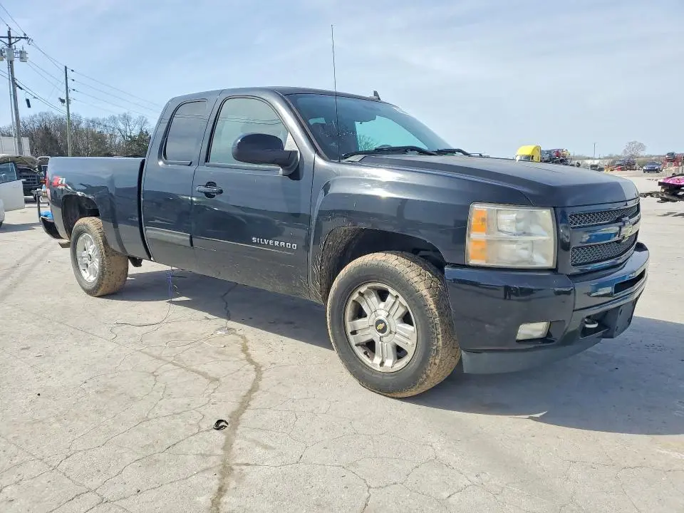 2011 CHEVROLET SILVERADO K1500 LT  
