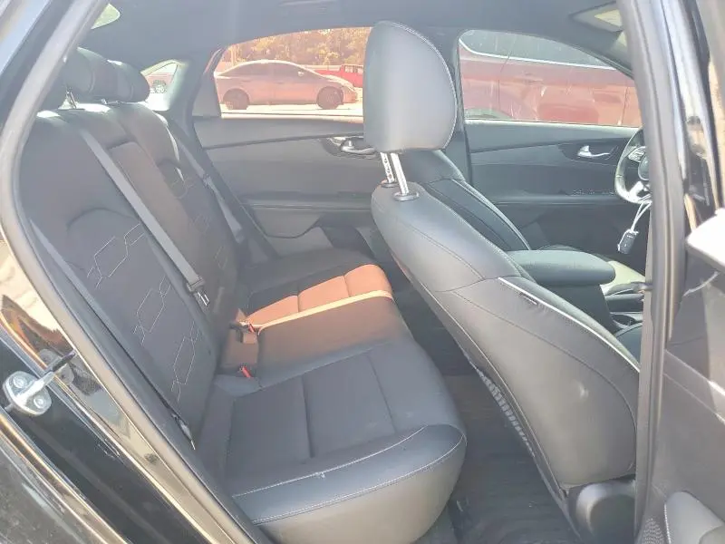 2023 KIA FORTE GT LINE  