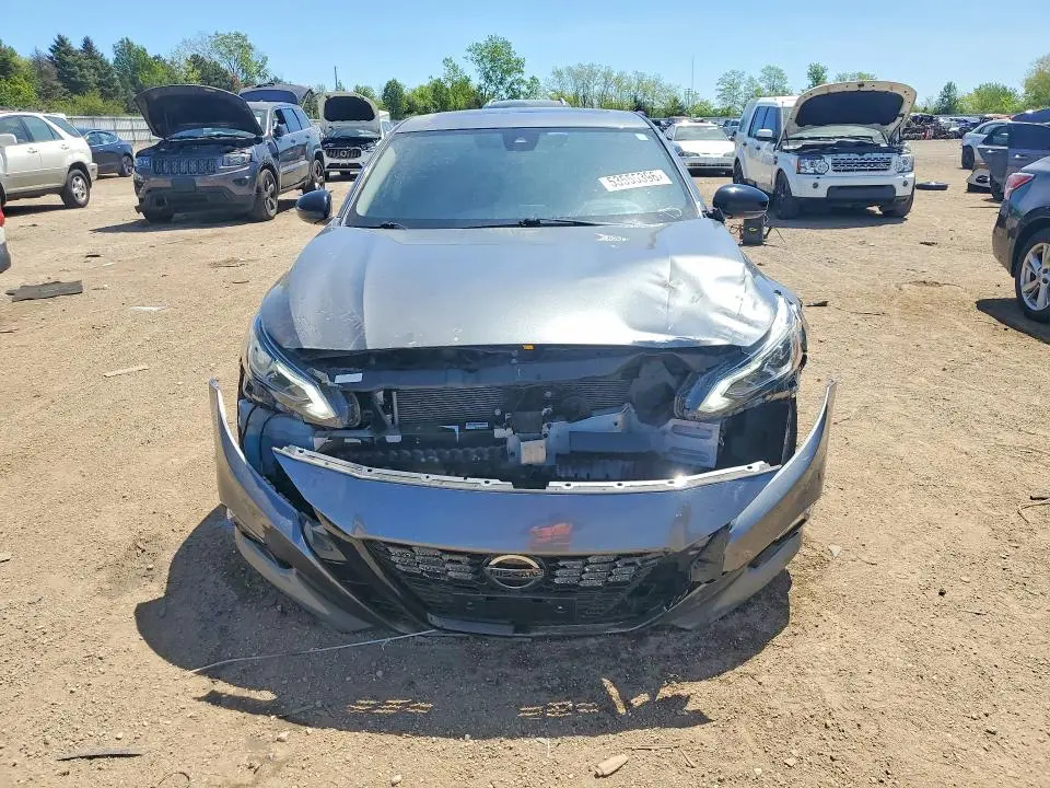 2022 NISSAN ALTIMA SR  