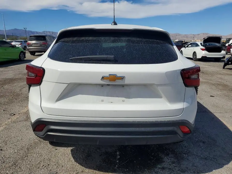 2024 CHEVROLET TRAX LS  