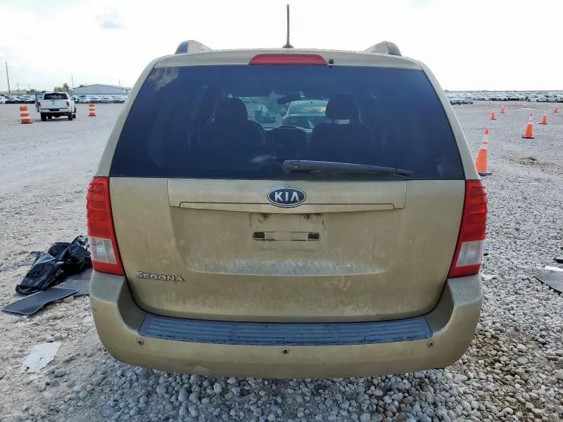 2011 KIA SEDONA LX  
