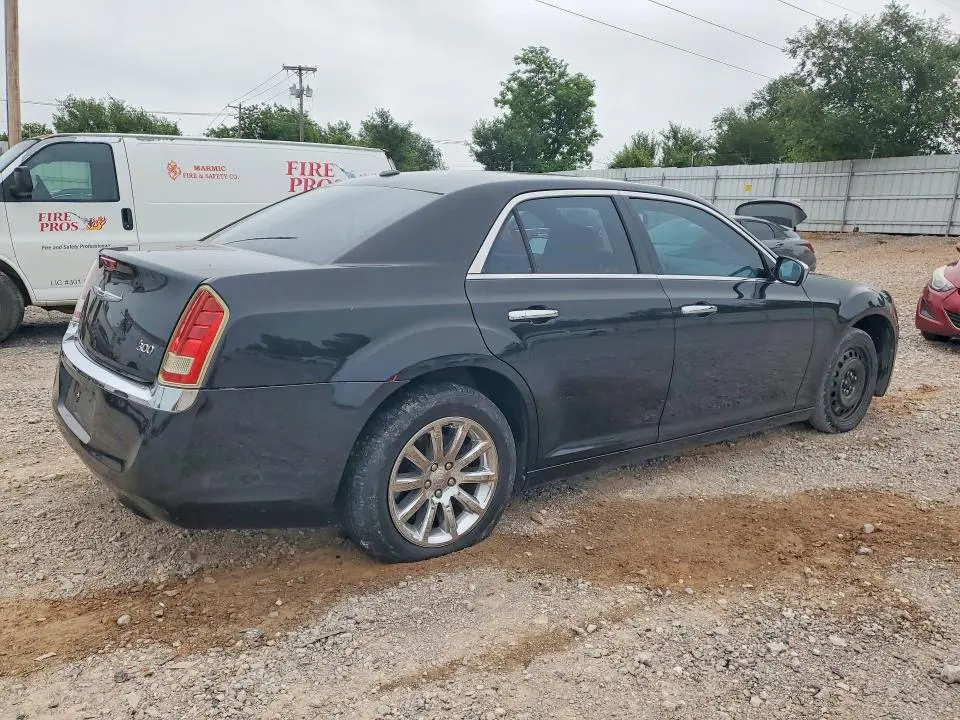 2011 CHRYSLER 300 LIMITED  
