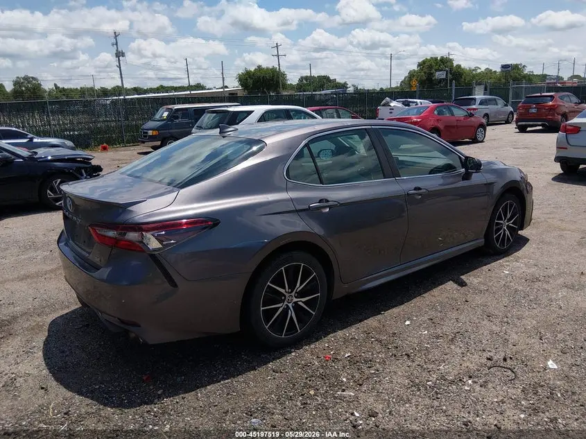 2022 TOYOTA CAMRY SE