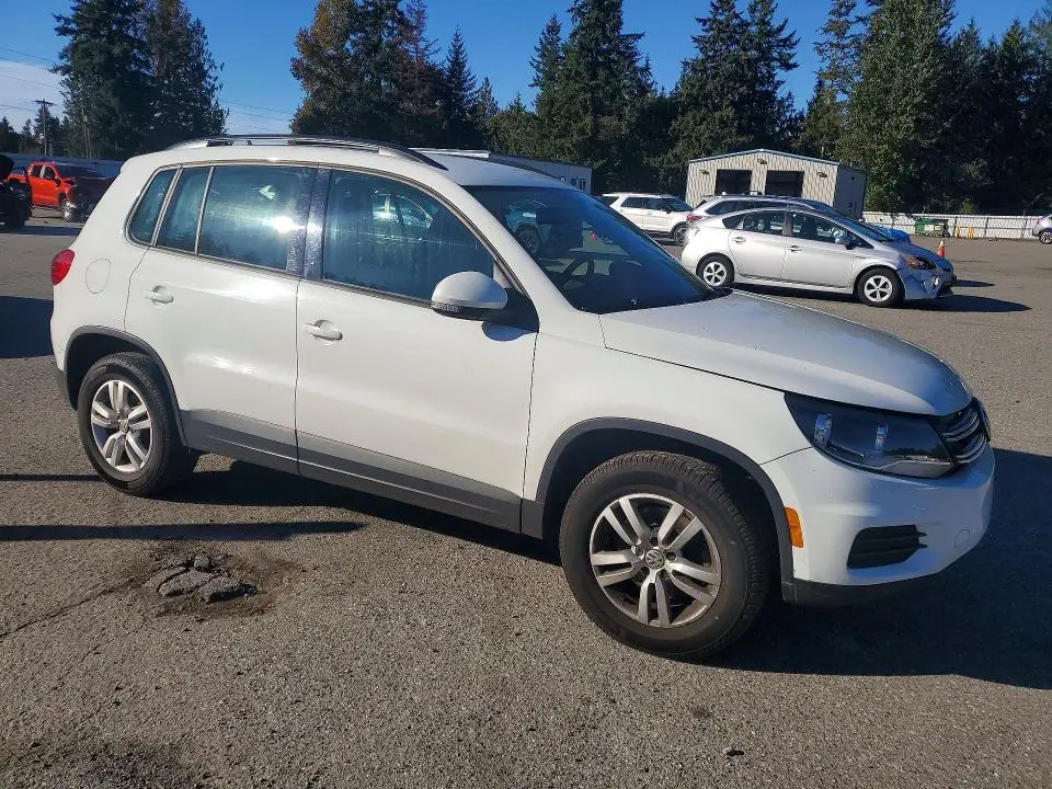 2016 VOLKSWAGEN TIGUAN S  