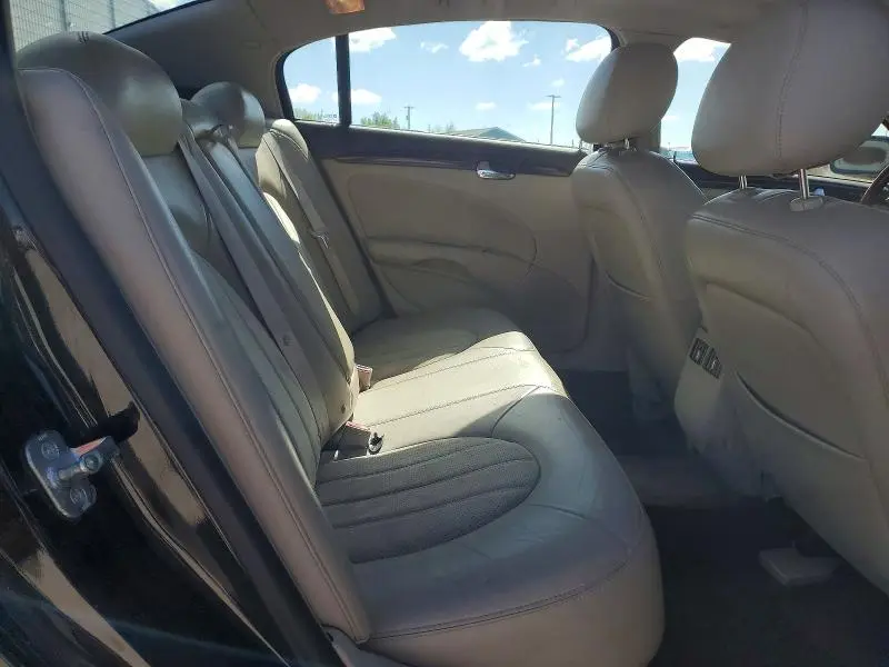 2011 BUICK LUCERNE SUPER SERIES  