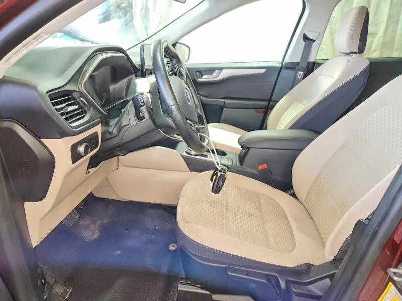 2021 FORD ESCAPE SE  