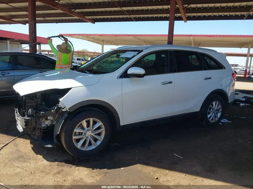 2016 KIA SORENTO 2.4L LX