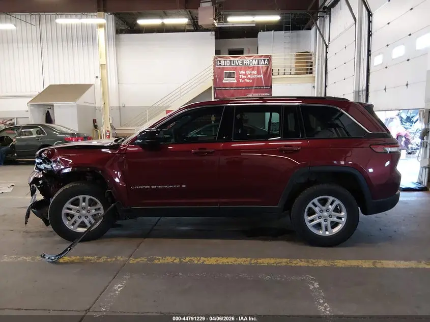 2024 JEEP GRAND CHEROKEE LAREDO 4X4