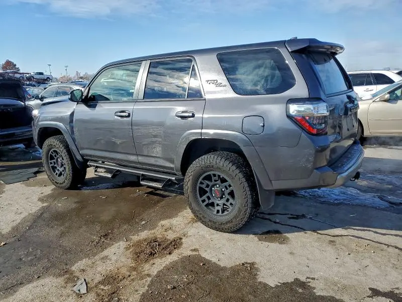 2023 TOYOTA 4RUNNER SE  
