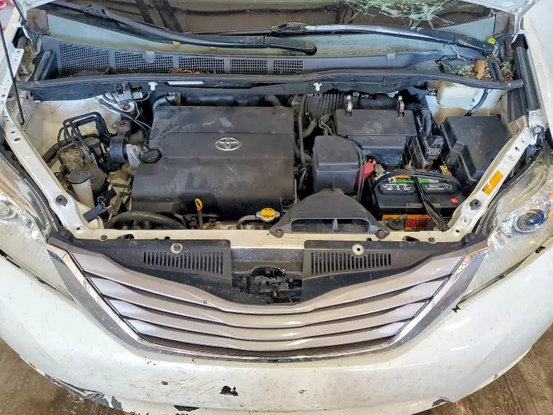 2015 TOYOTA SIENNA XLE PREMIUM 7-PASSENGER  