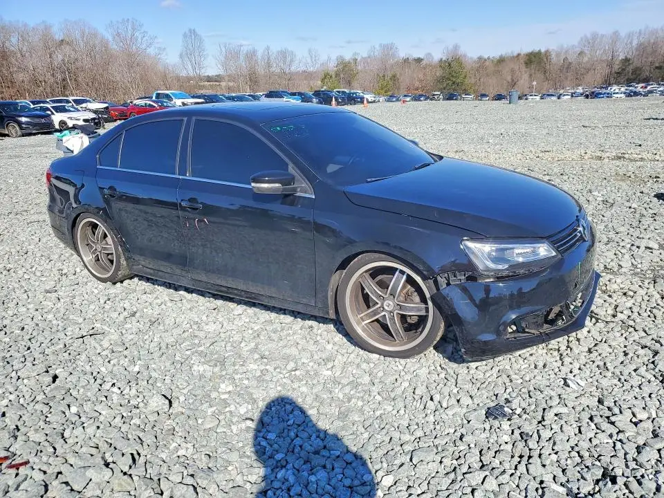 2013 VOLKSWAGEN JETTA SE  