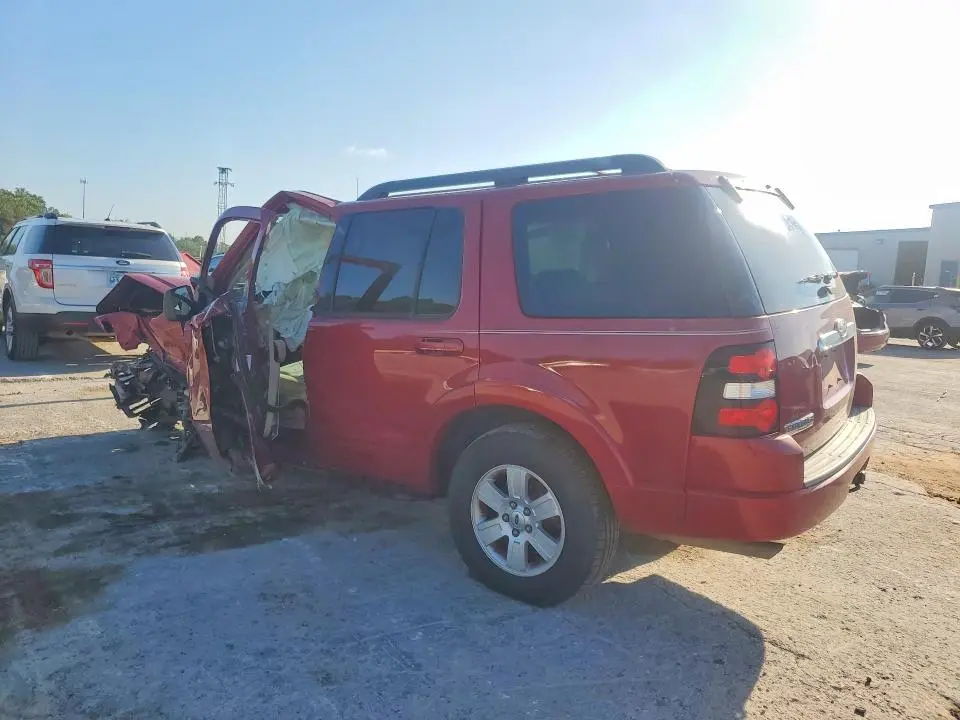 2010 FORD EXPLORER XLT  