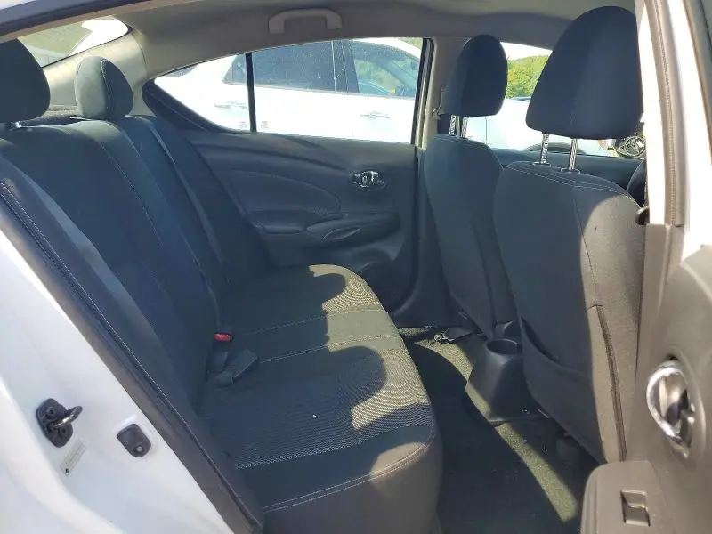 2019 NISSAN VERSA SV  