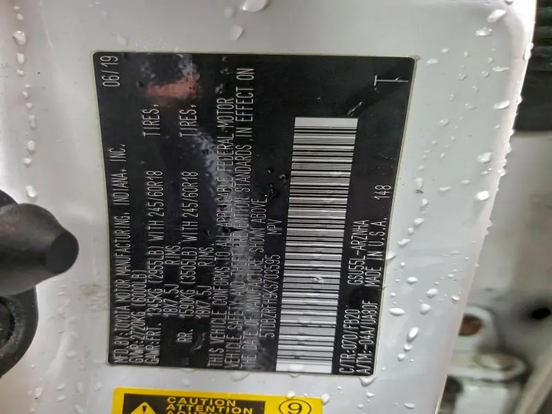 2019 TOYOTA HIGHLANDER LE  