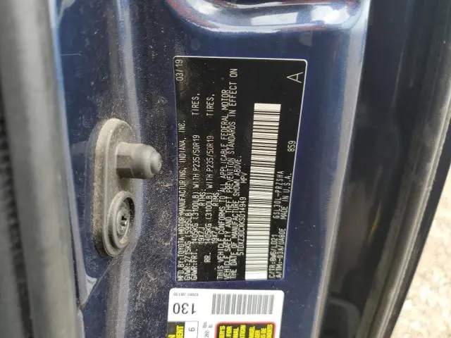 2019 TOYOTA SIENNA SE  