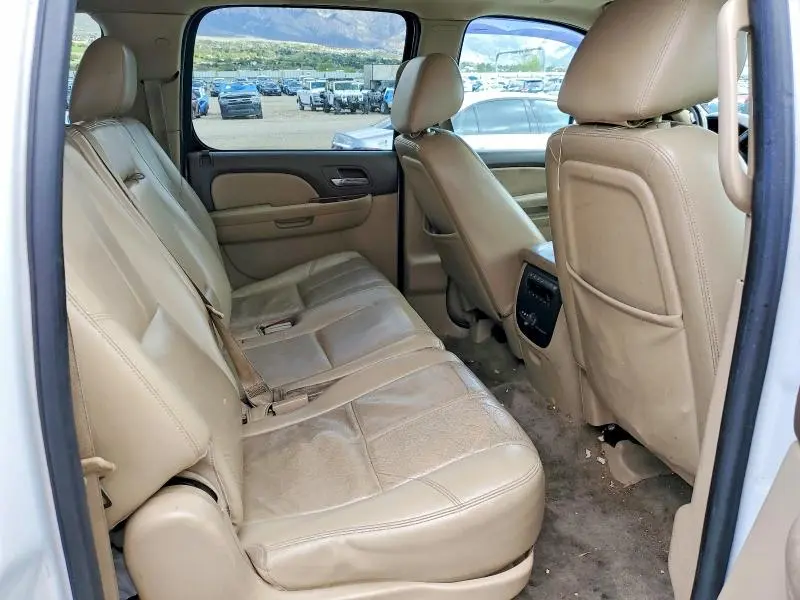 2014 CHEVROLET SUBURBAN K1500 LT  