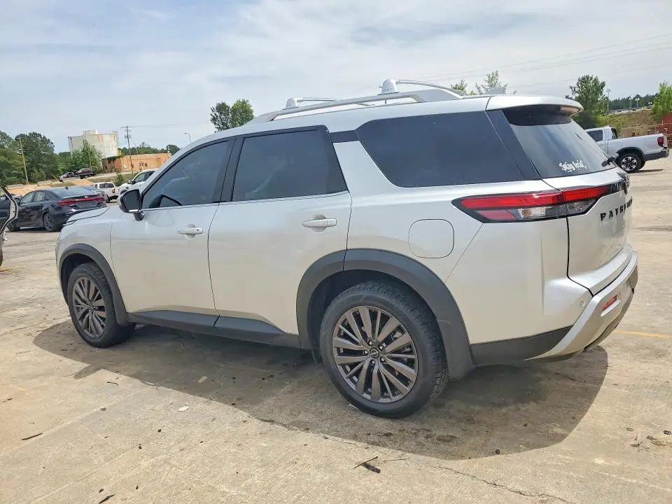 2024 NISSAN PATHFINDER SL  