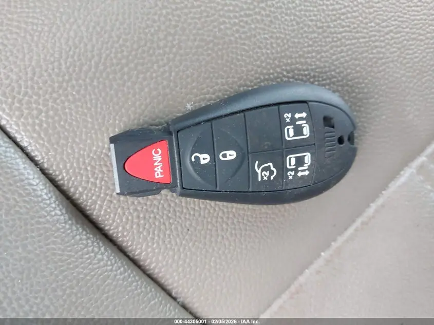 2016 CHRYSLER TOWN & COUNTRY TOURING