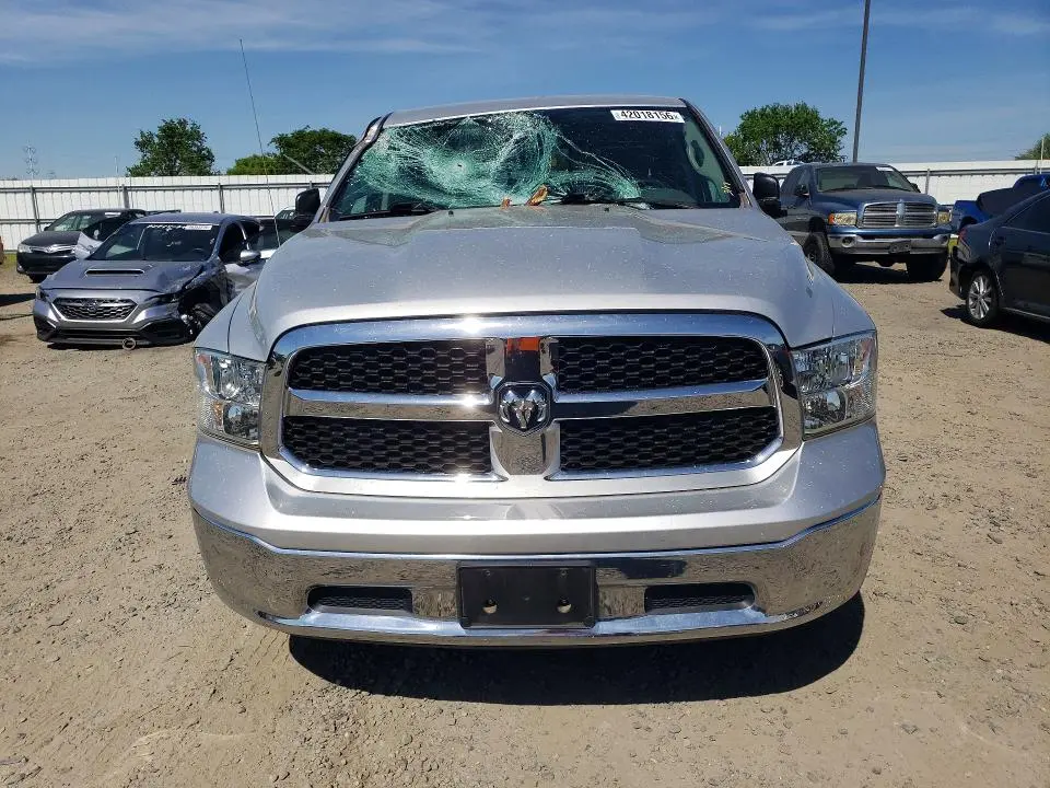 2017 RAM 1500 SLT  