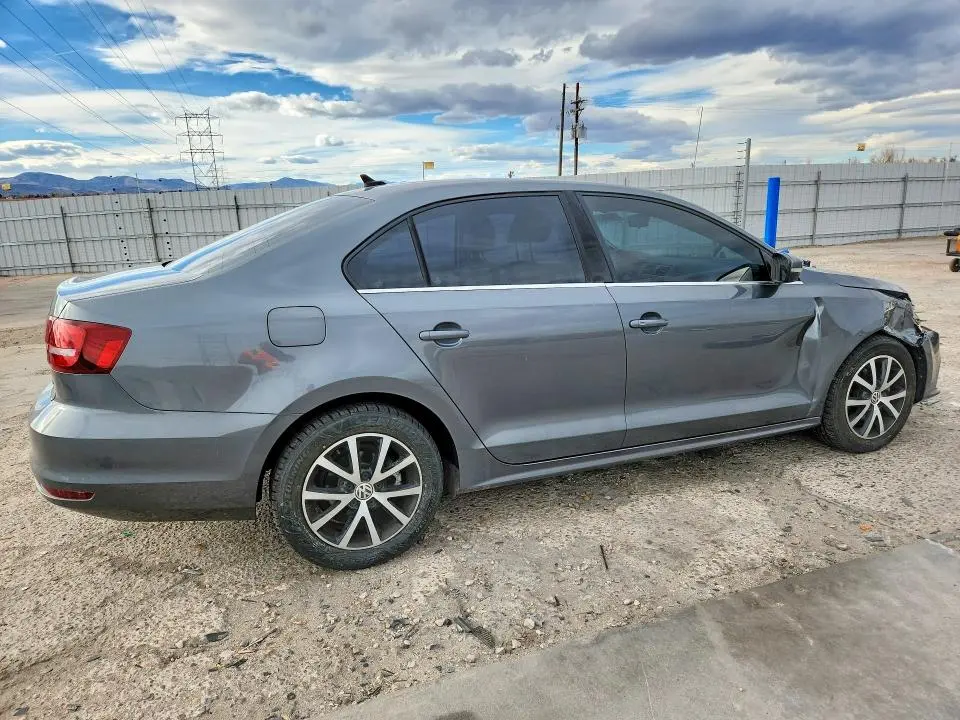 2017 VOLKSWAGEN JETTA SE  