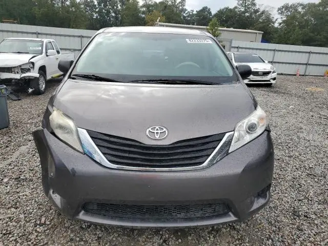 2011 TOYOTA SIENNA   