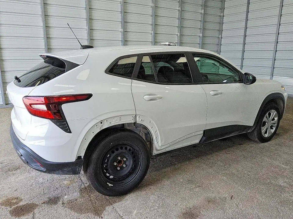 2025 CHEVROLET TRAX LS  
