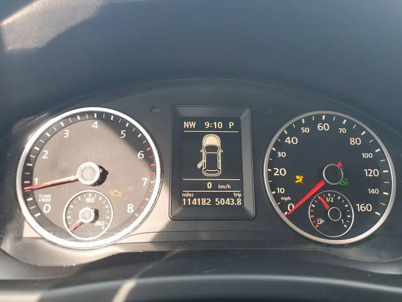 2010 VOLKSWAGEN TIGUAN SE  