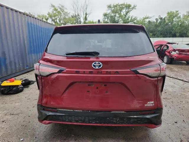 2022 TOYOTA SIENNA XSE  