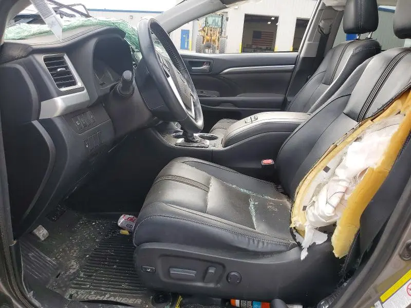 2018 TOYOTA HIGHLANDER SE  