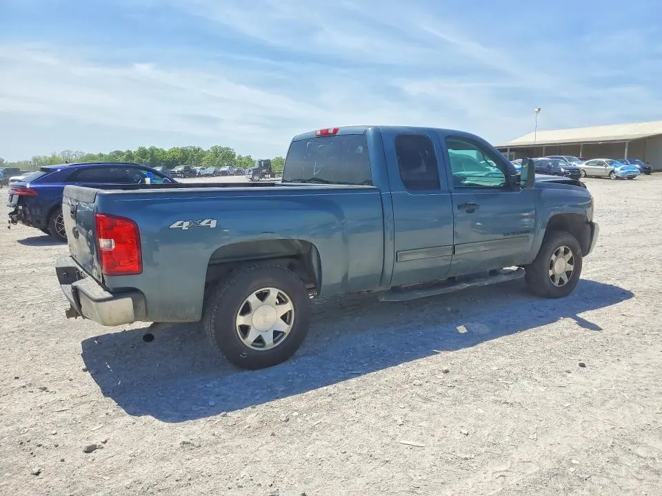 2011 CHEVROLET SILVERADO K1500 LT  