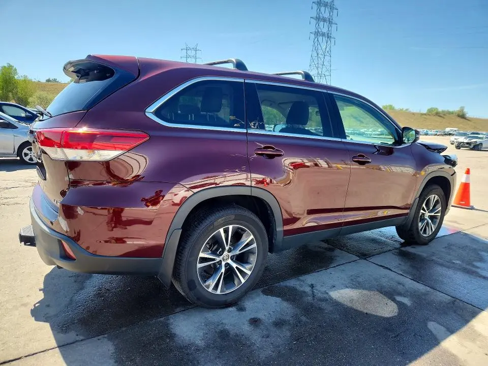2019 TOYOTA HIGHLANDER LE PLUS  