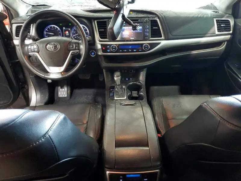 2018 TOYOTA HIGHLANDER XLE  